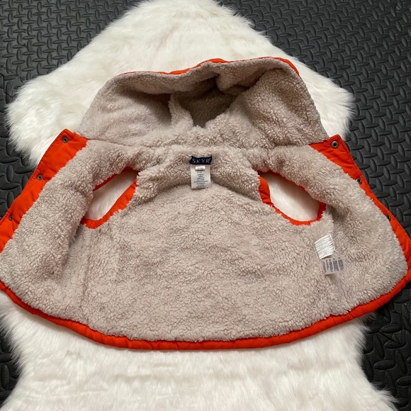 Skyr vest - Picture 2 of 2